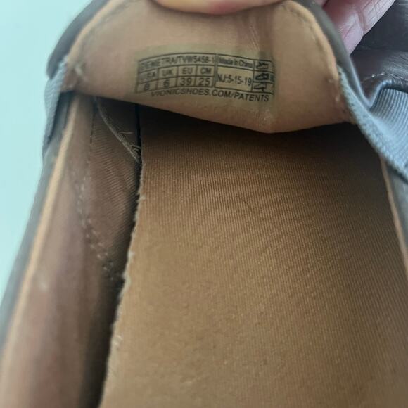 Vionic 'Demetra' Women's 8 Slip On Sneaker Gray Leather Comfort Shoe - Picture 8 of 9